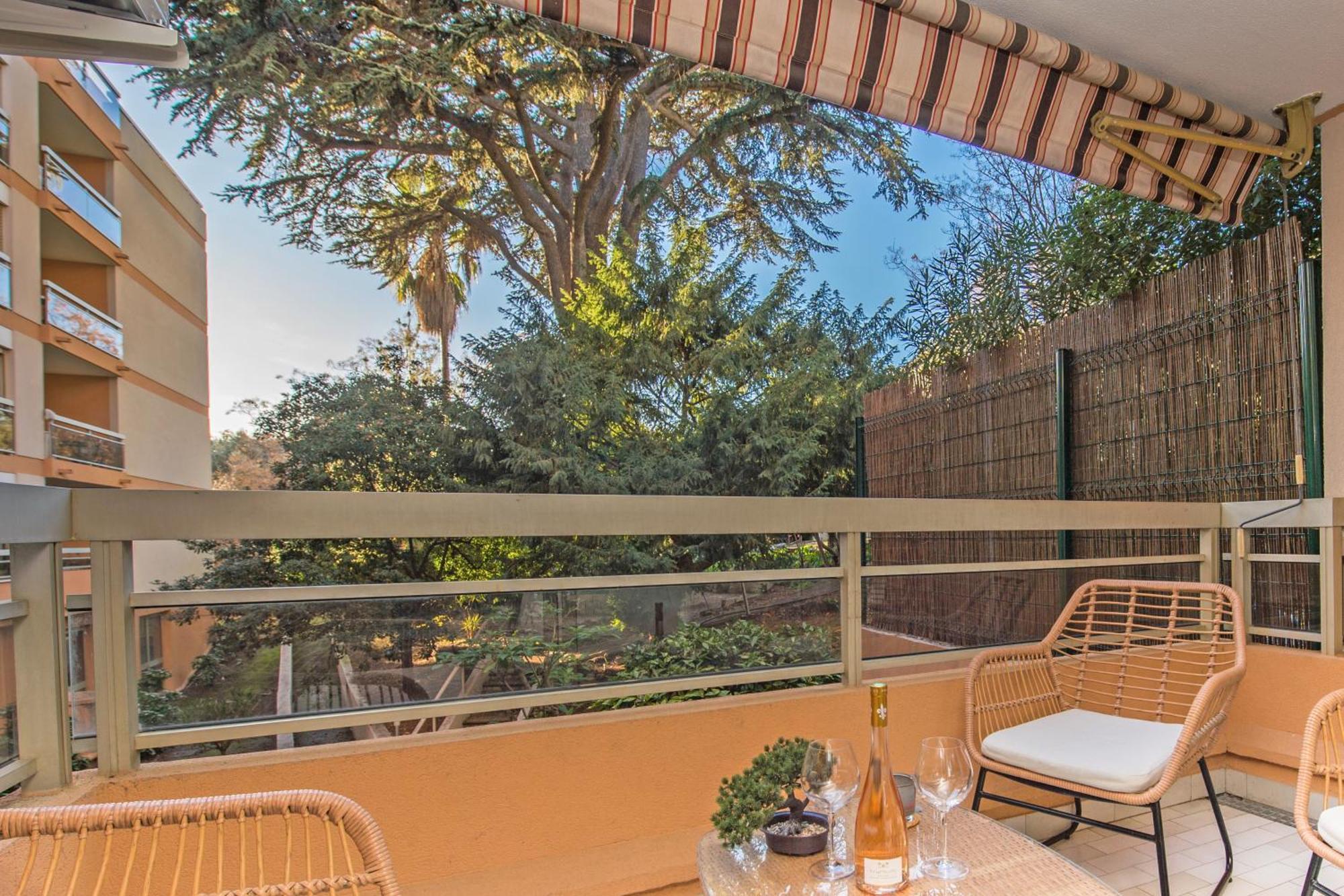 Appartement Renove - Terrasse - Parking - Bm Niza Exterior foto